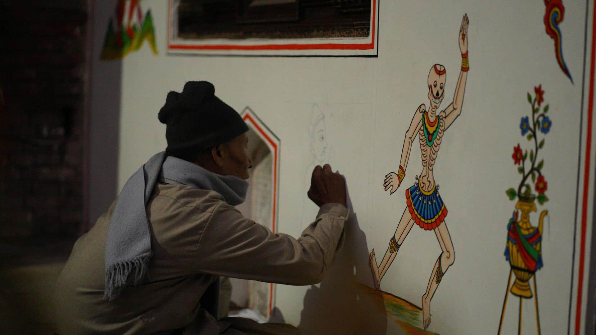 キトの芸術的建築とカラフルな壁画を探る