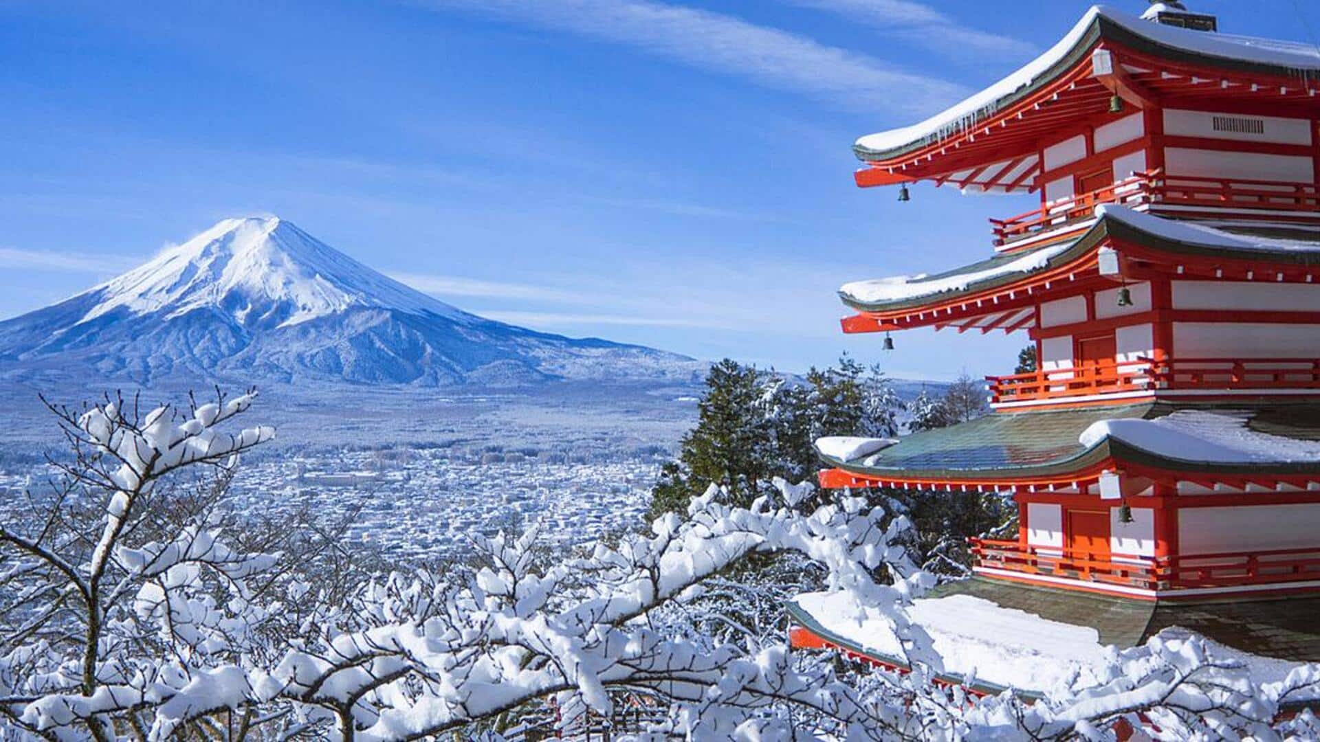 日本の山岳地帯で静寂を楽しむ