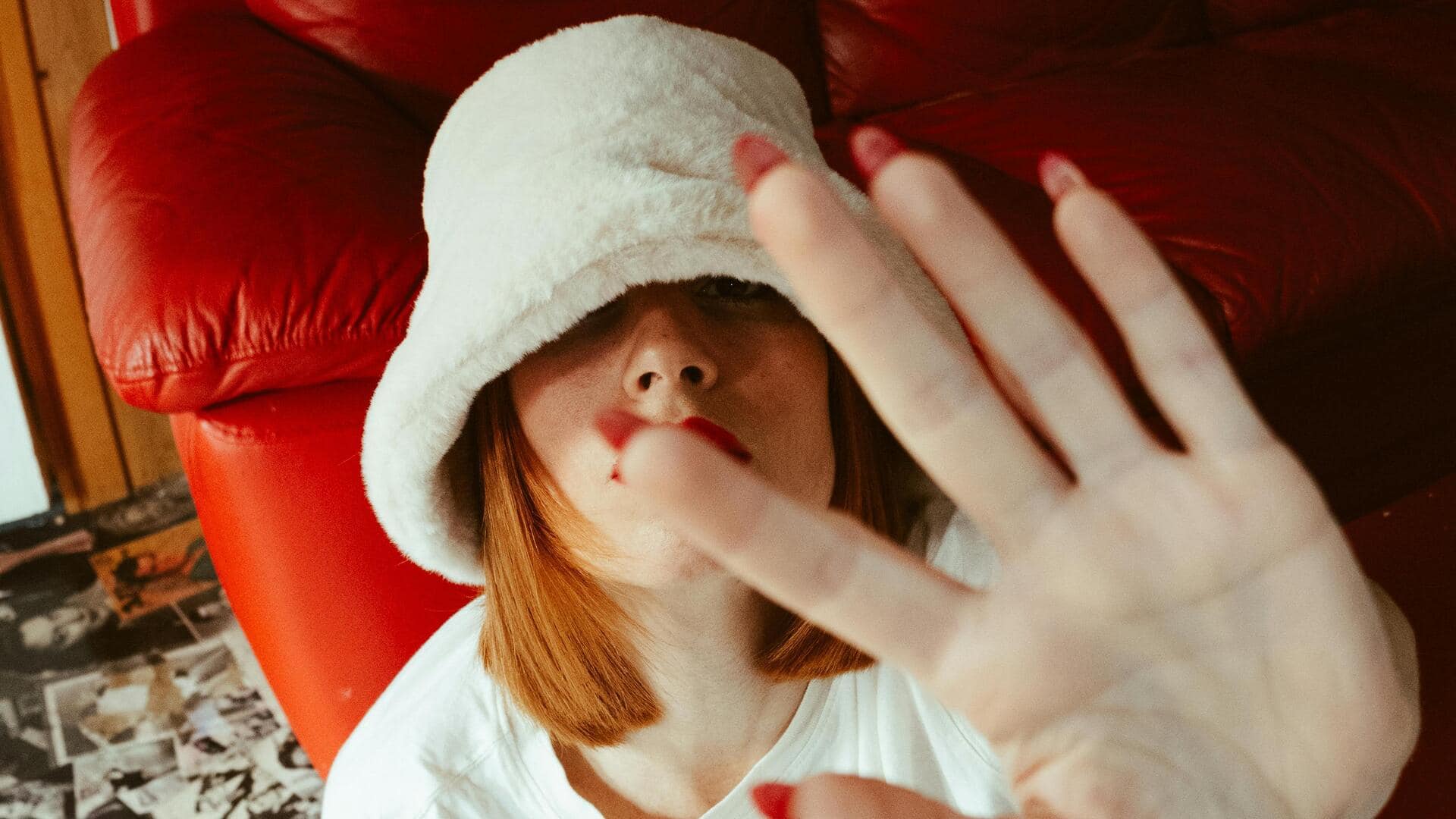 フェイクファーハットの冬のスタイリング法