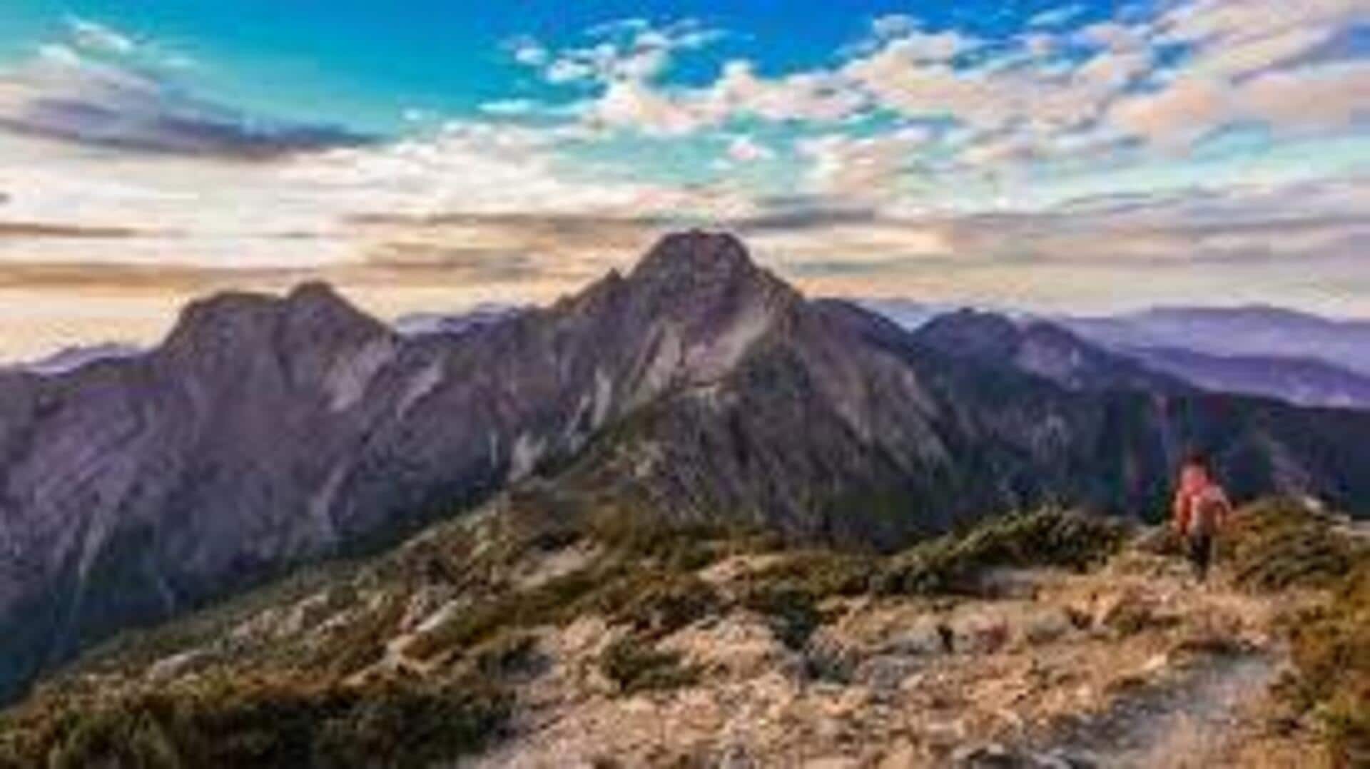 台湾の壮大な玉山ハイキングの魅力