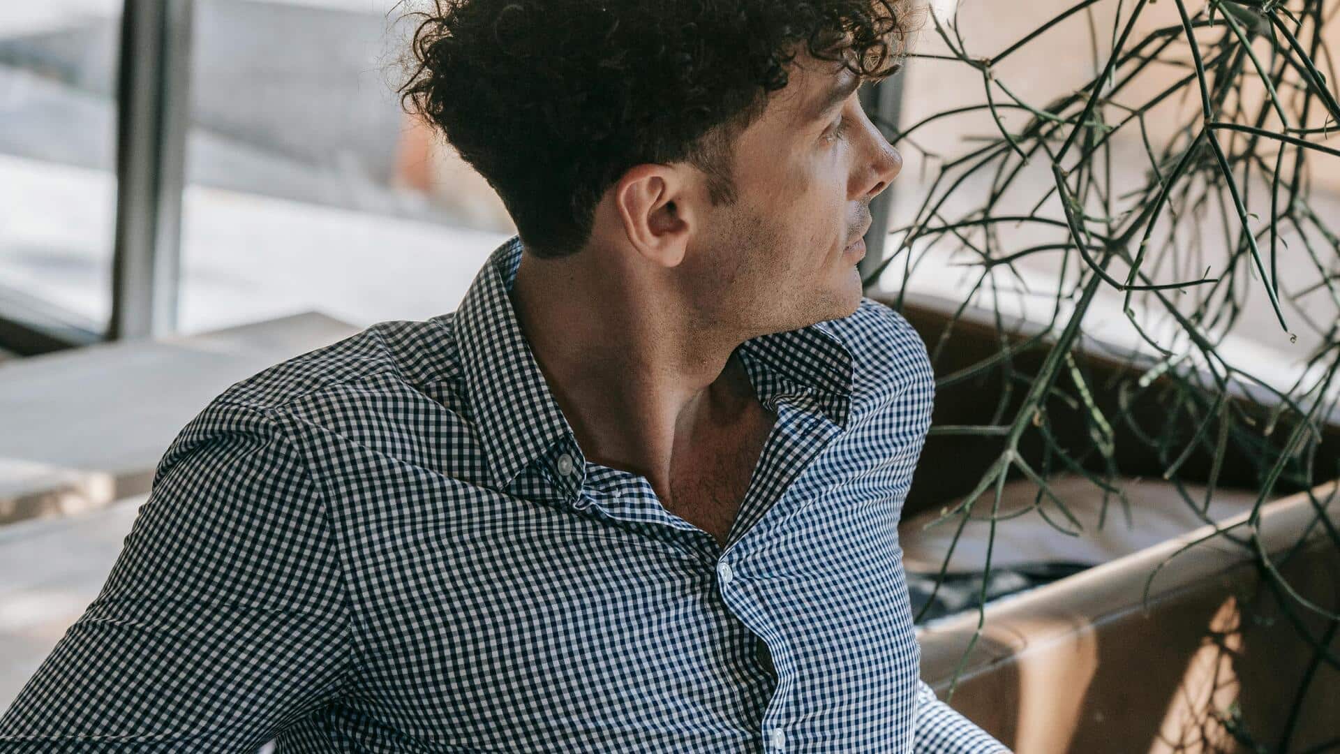 秋のレイヤードスタイルでチェック柄を楽しむ方法