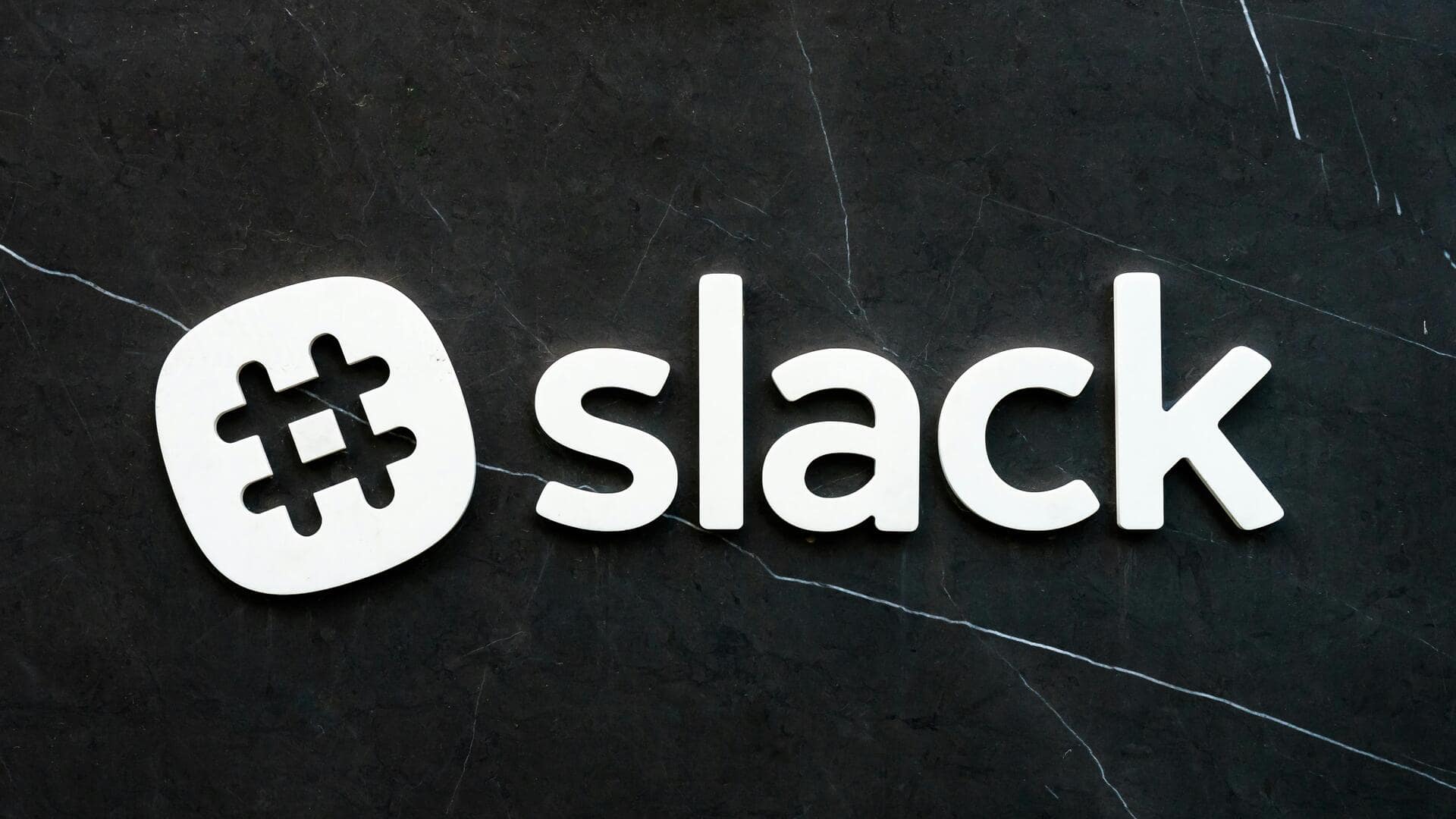 効率的なコミュニケーションを実現する Slack  通知