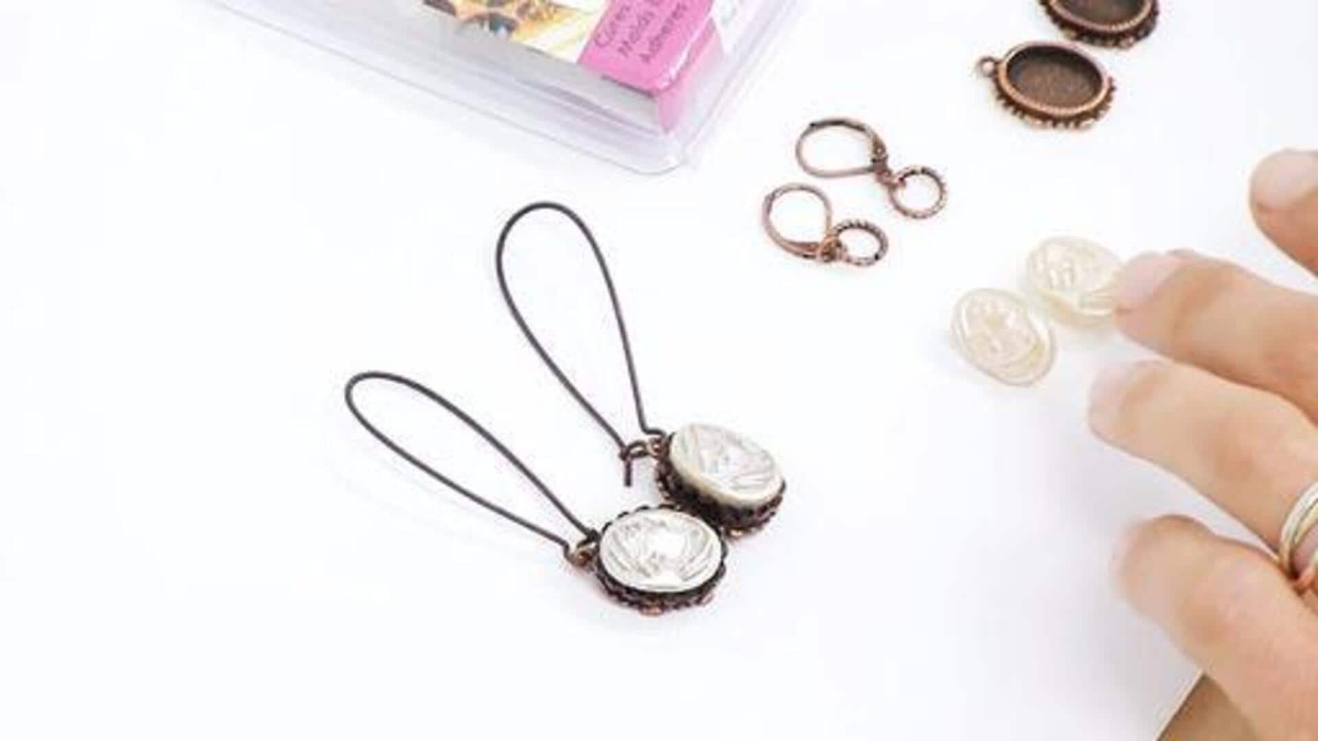ヴィンテージボタンをジュエリーに変えるシックな方法