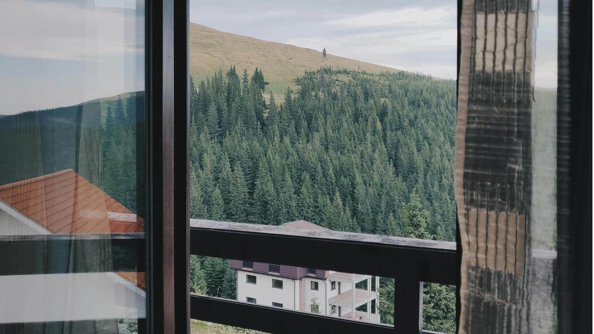 ヘルシンキの現代ガラスアートスタジオを探る