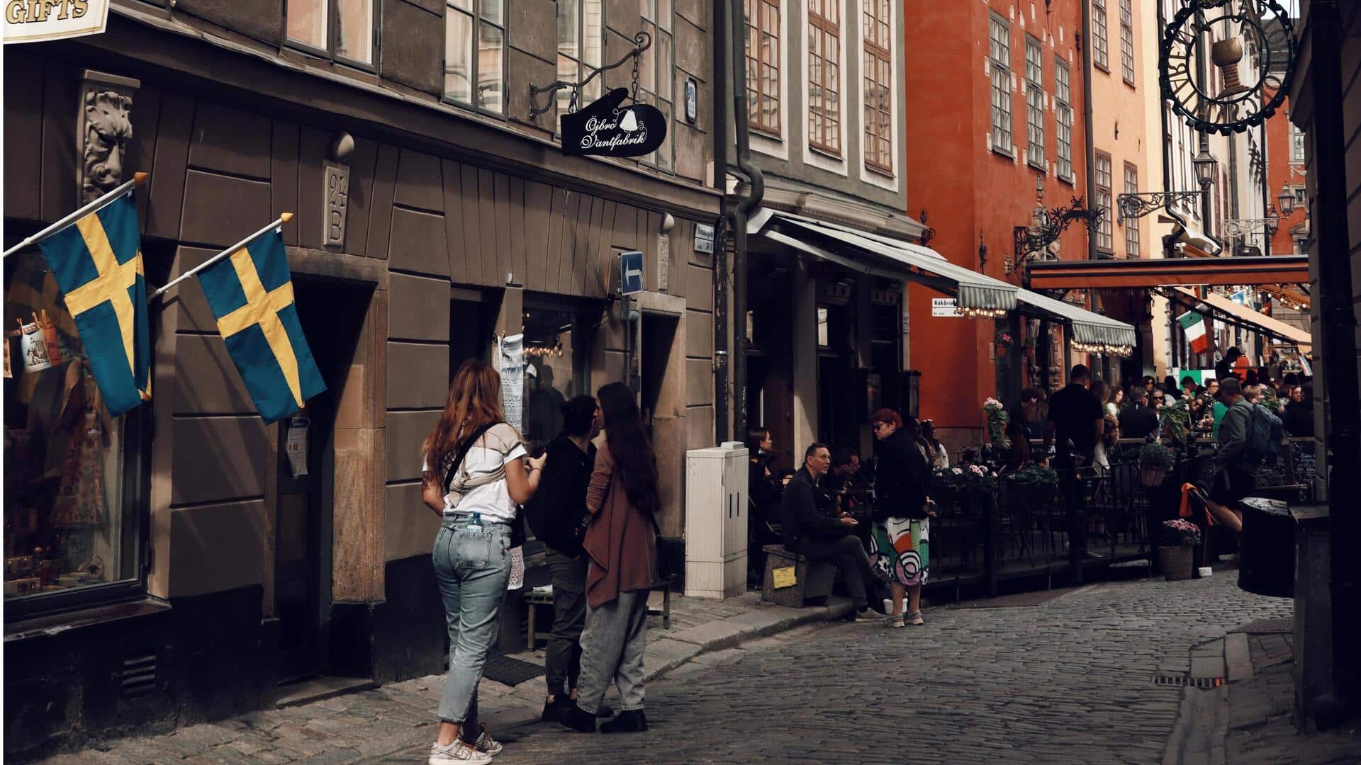 ストックホルムのミニマリストファッションで都会的なエレガンスを