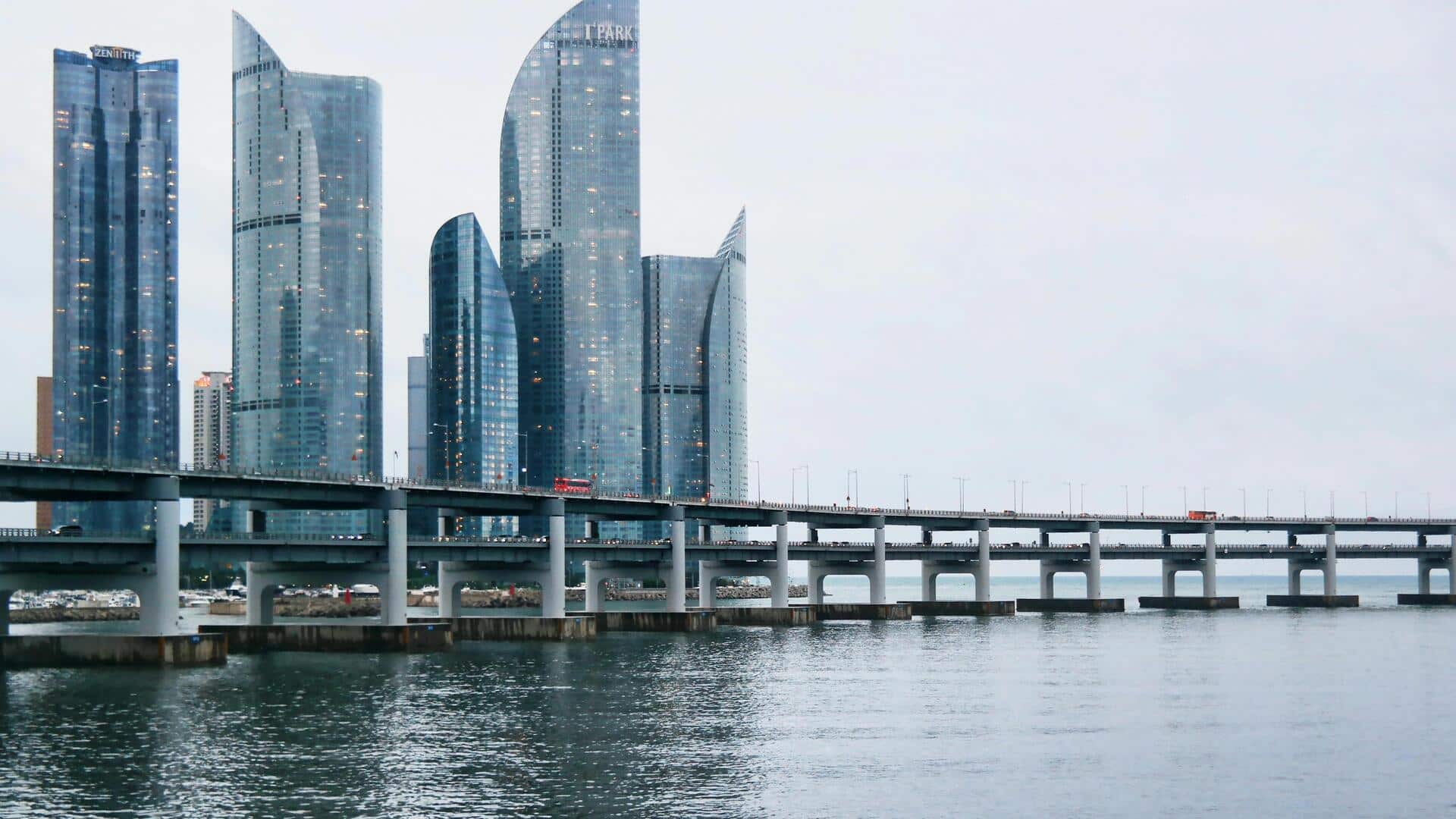 釜山の海辺カフェで静かな時間を