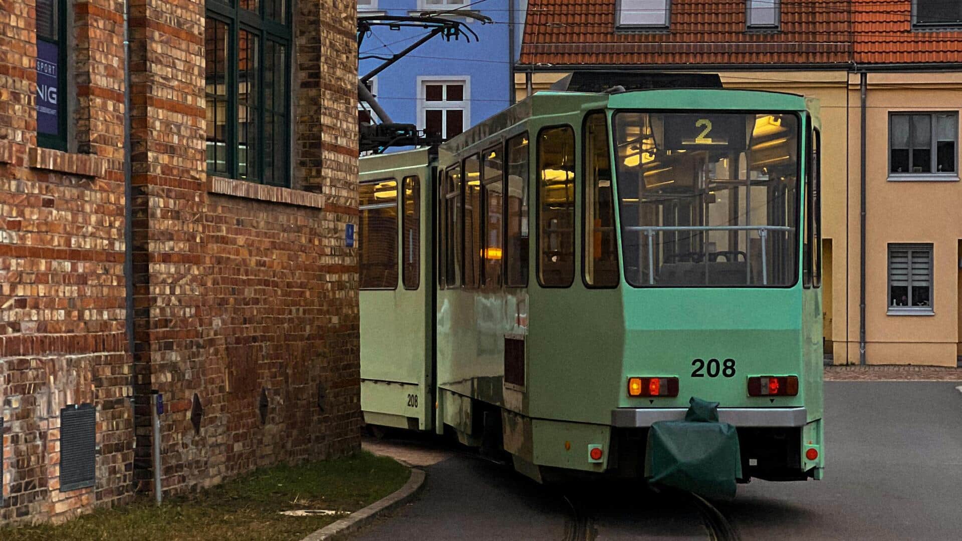 リスボンの魅力を発見：必見のヴィンテージトラムとトンネル