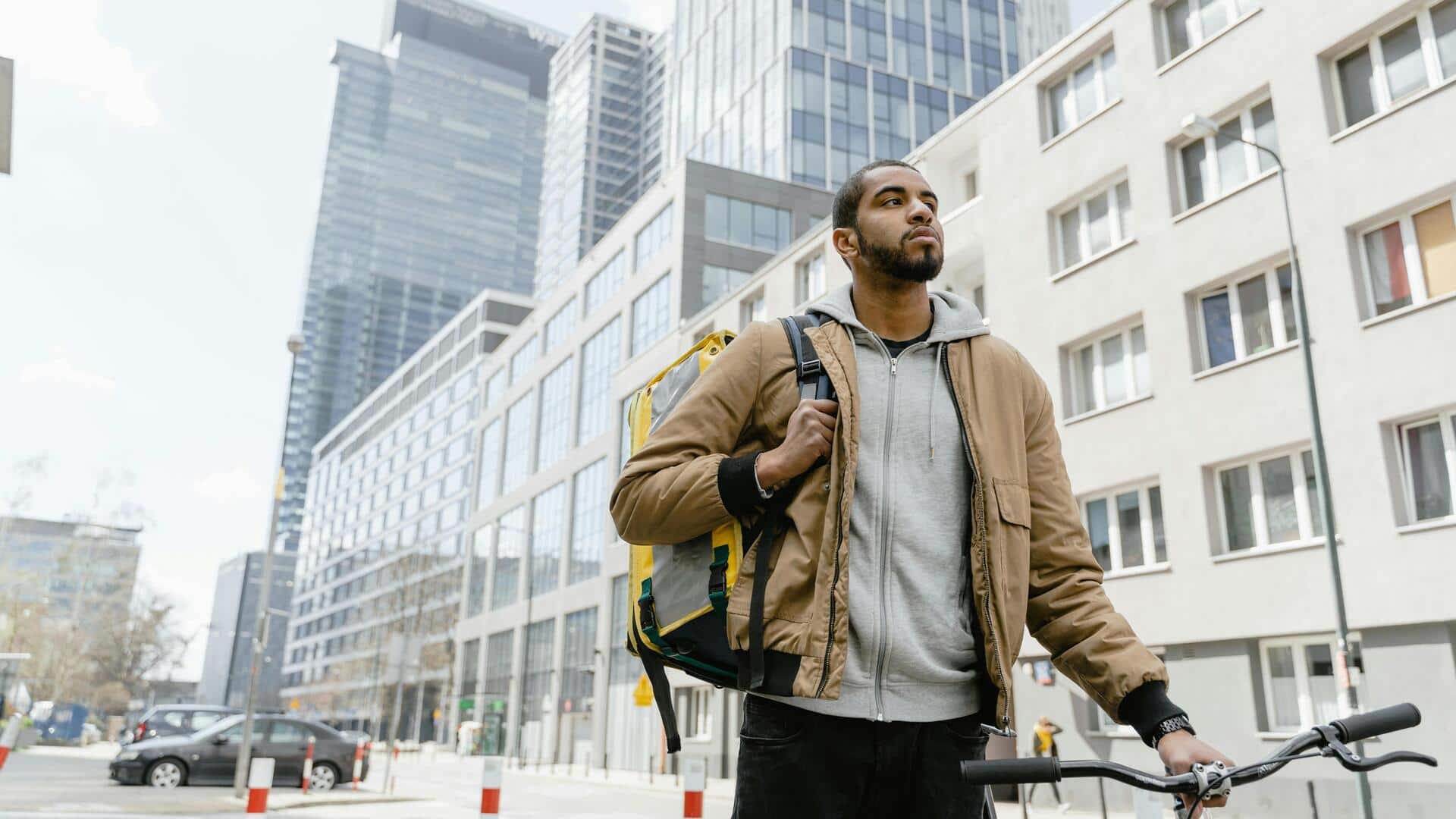 ビジネスカジュアルに最適なマット仕上げのバックパック5選