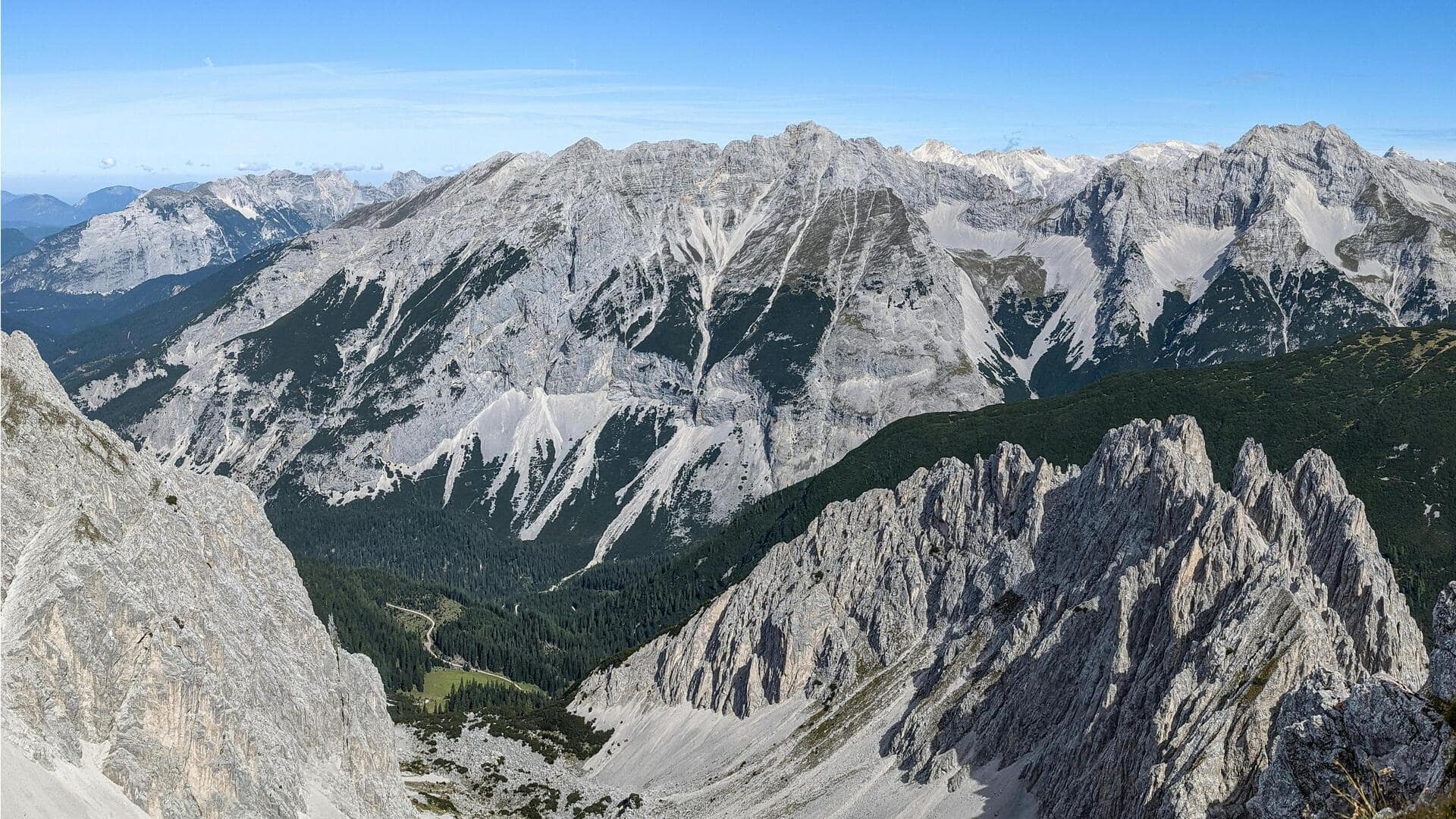 インスブルックのアルプスハイキングルートで絶景を楽しむ方法 インスブルックのアルプスハイキングルートで絶景を楽しむ方法