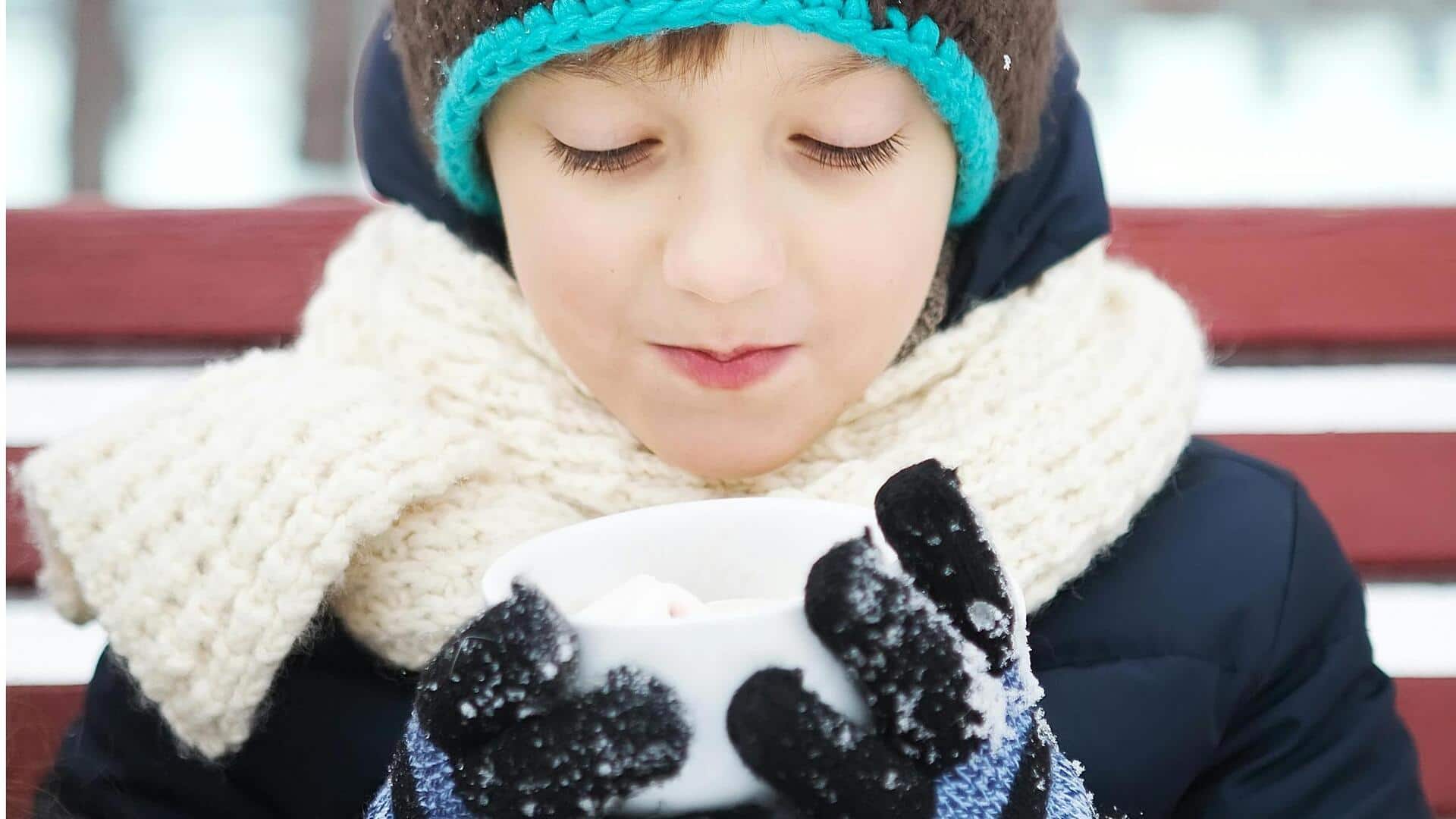 ウールマフラーで冬のシックを演出