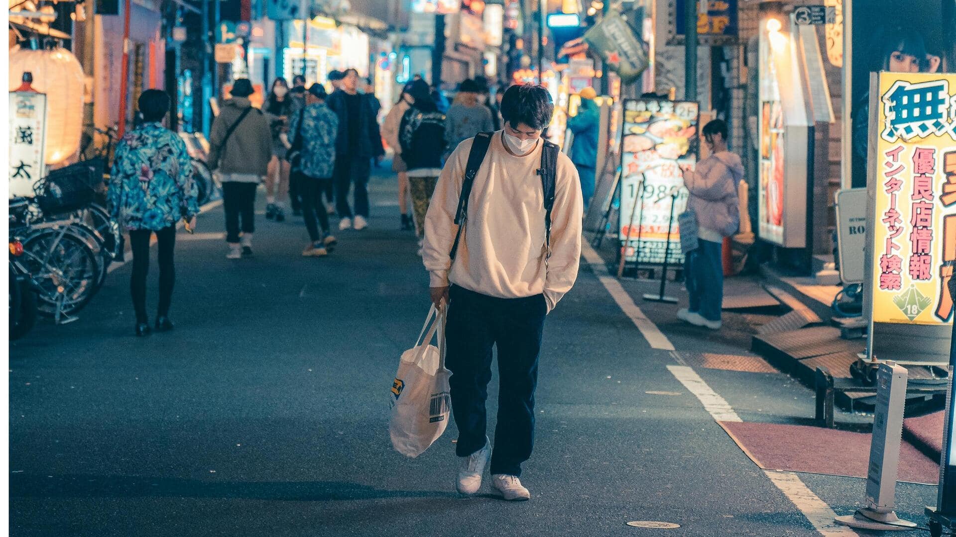 春の日本ストリートスタイルの現代的な融合ルックを紹介 春の日本ストリートスタイルの現代的な融合ルックを紹介