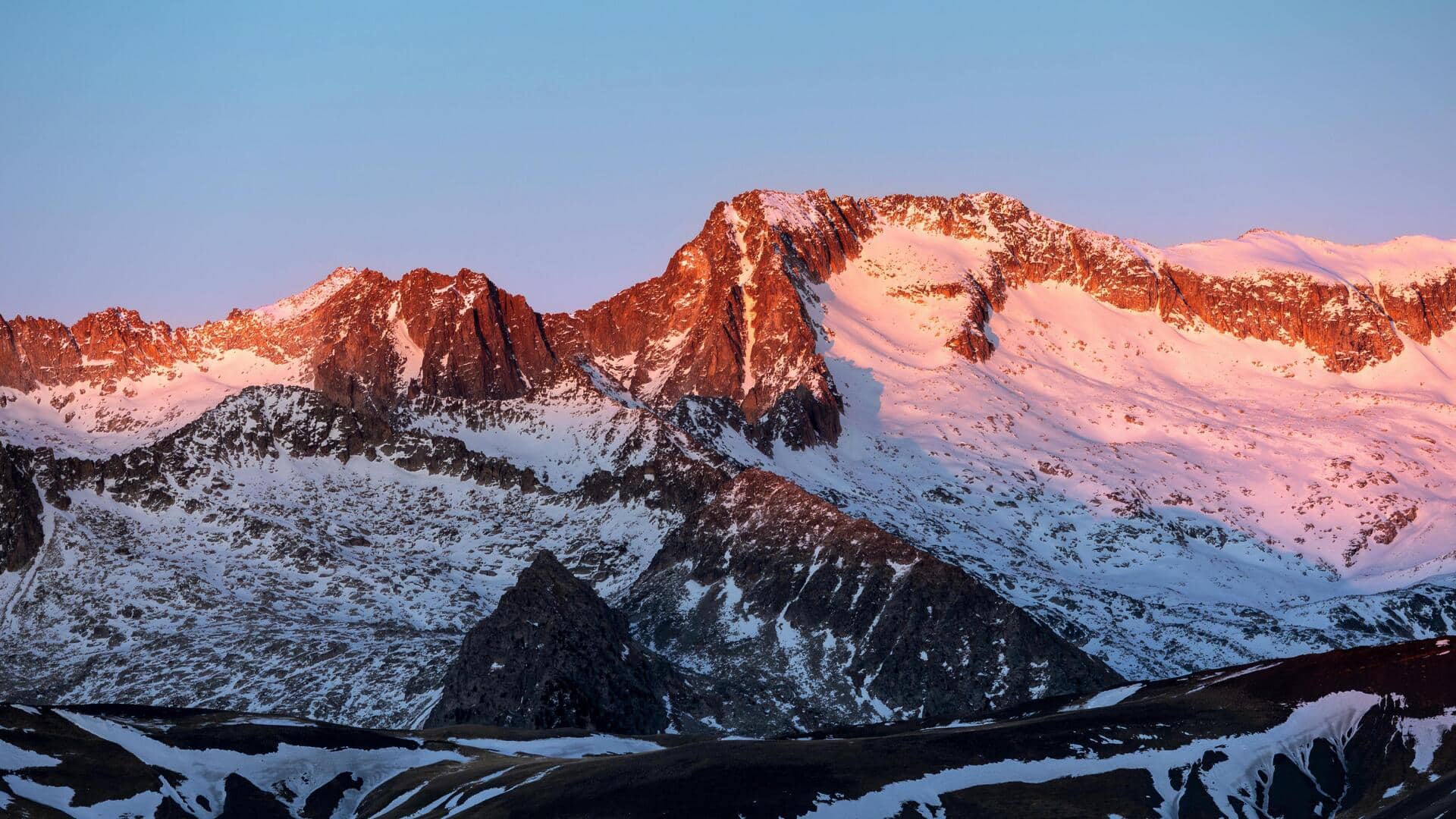 スペインのピレネー山脈：隠れた山岳の避難所