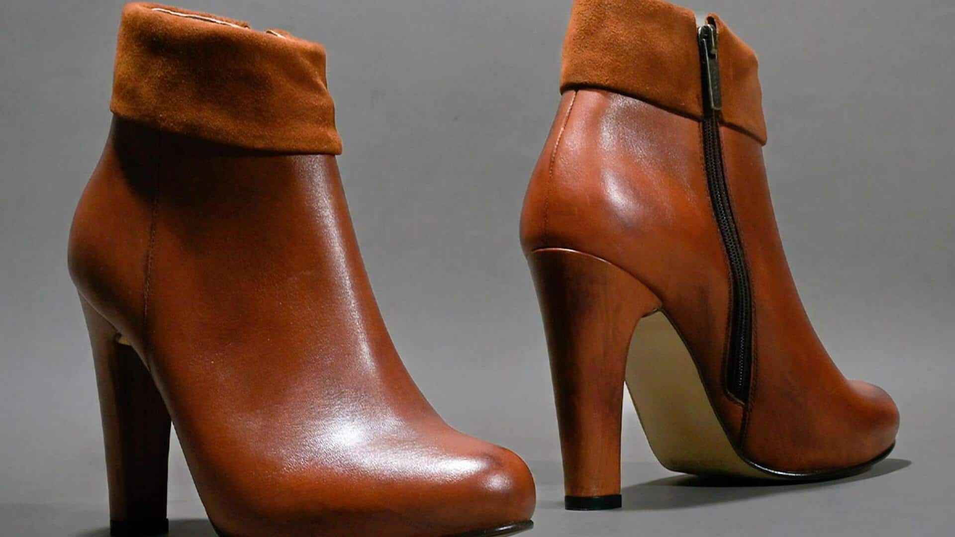 フェイクスエードブーツで冬の日本の街をスタイリッシュに