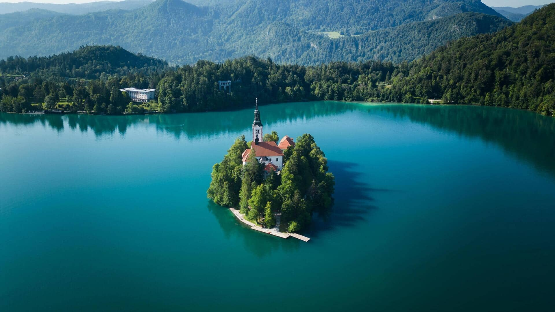 絶景のスロベニア・ブレッド湖を楽しむ旅