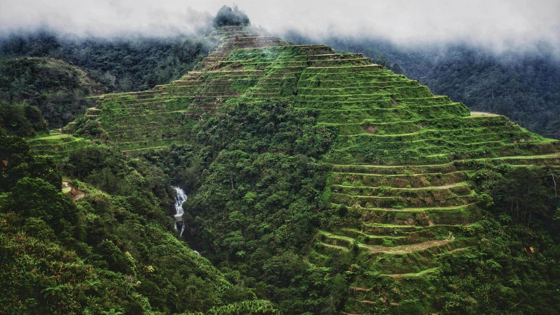 フィリピン、ヌエバ・ビスカヤのスイス風山々を探検しよう