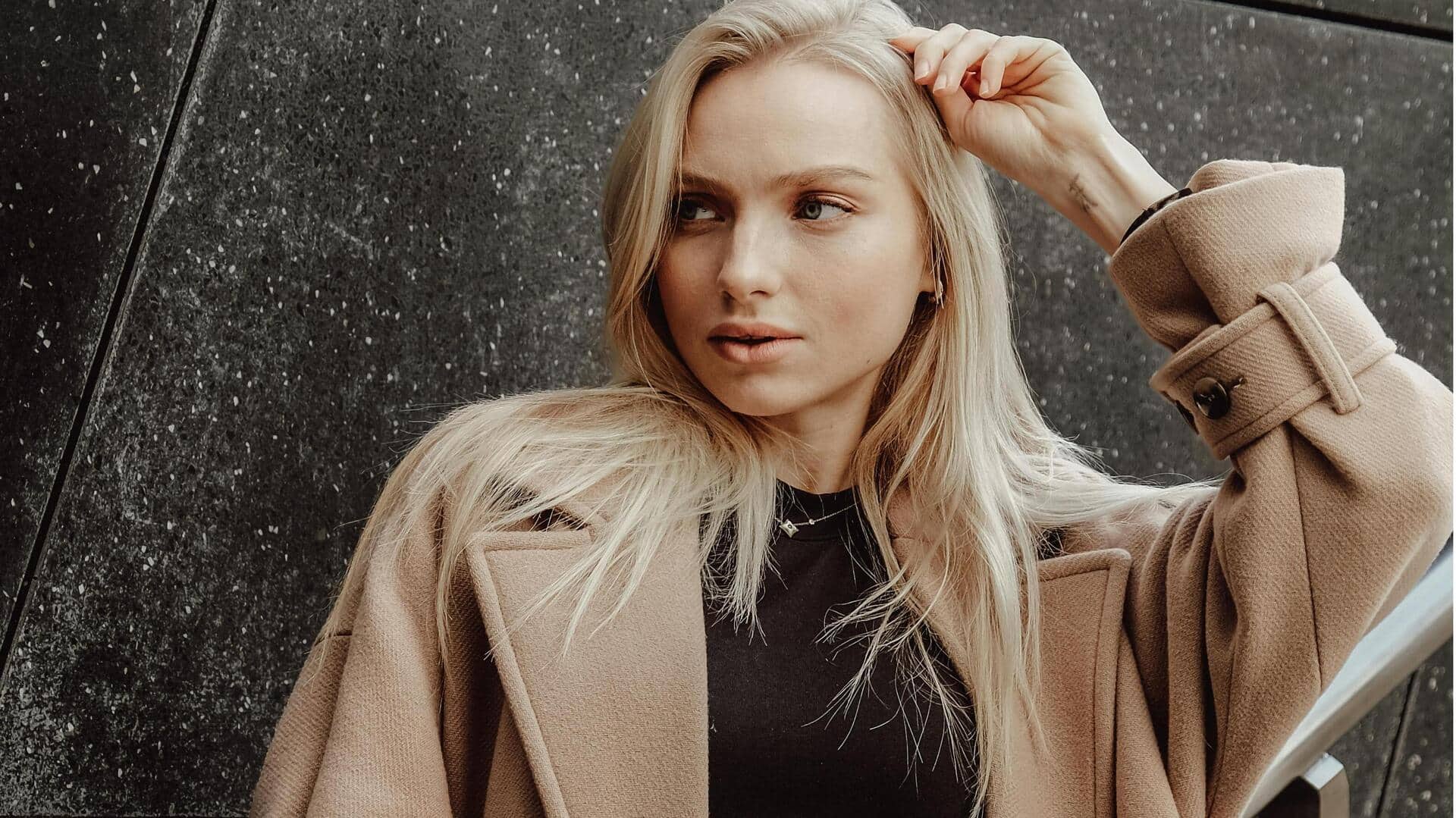 日本の冬オフィスウェア：通気性のある生地