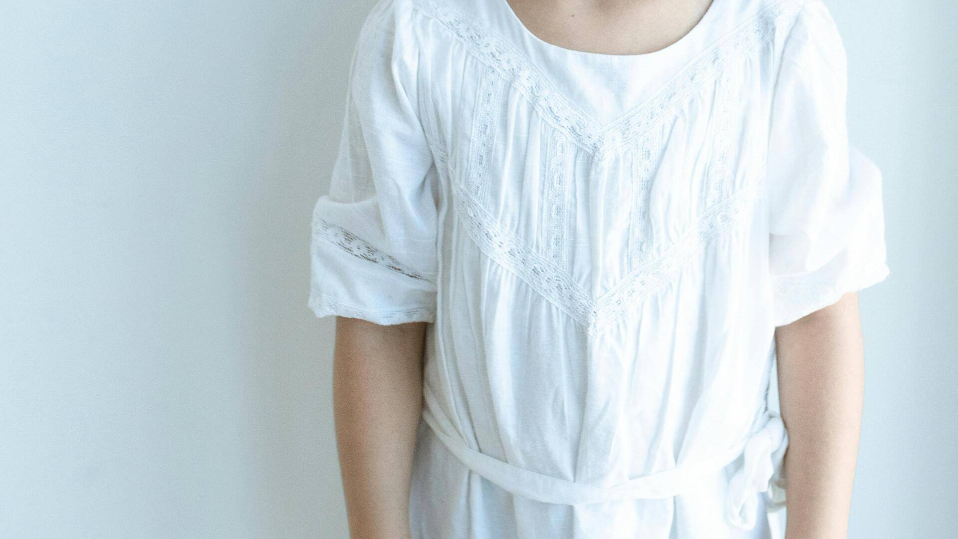 刺繍入りコットンブラウス:夏の必須アイテム 刺繍入りコットンブラウス:夏の必須アイテム