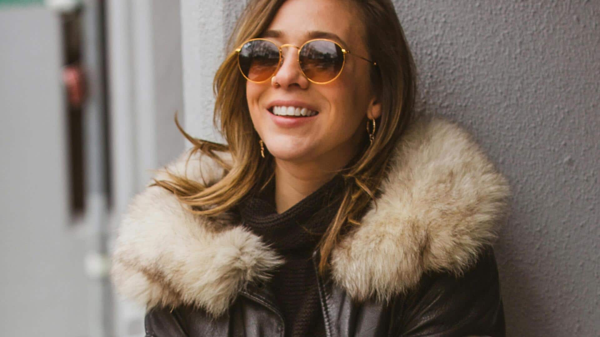 冬のビジネスカジュアルにぴったりなエレガントなフェイクファー襟5選