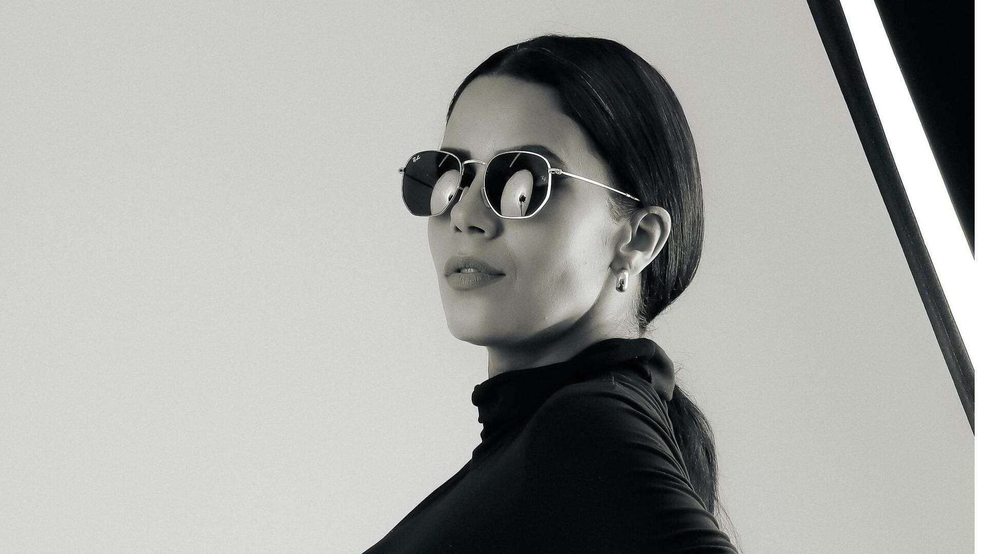 冬のビジネスカジュアルに最適なモックネックトップス5選