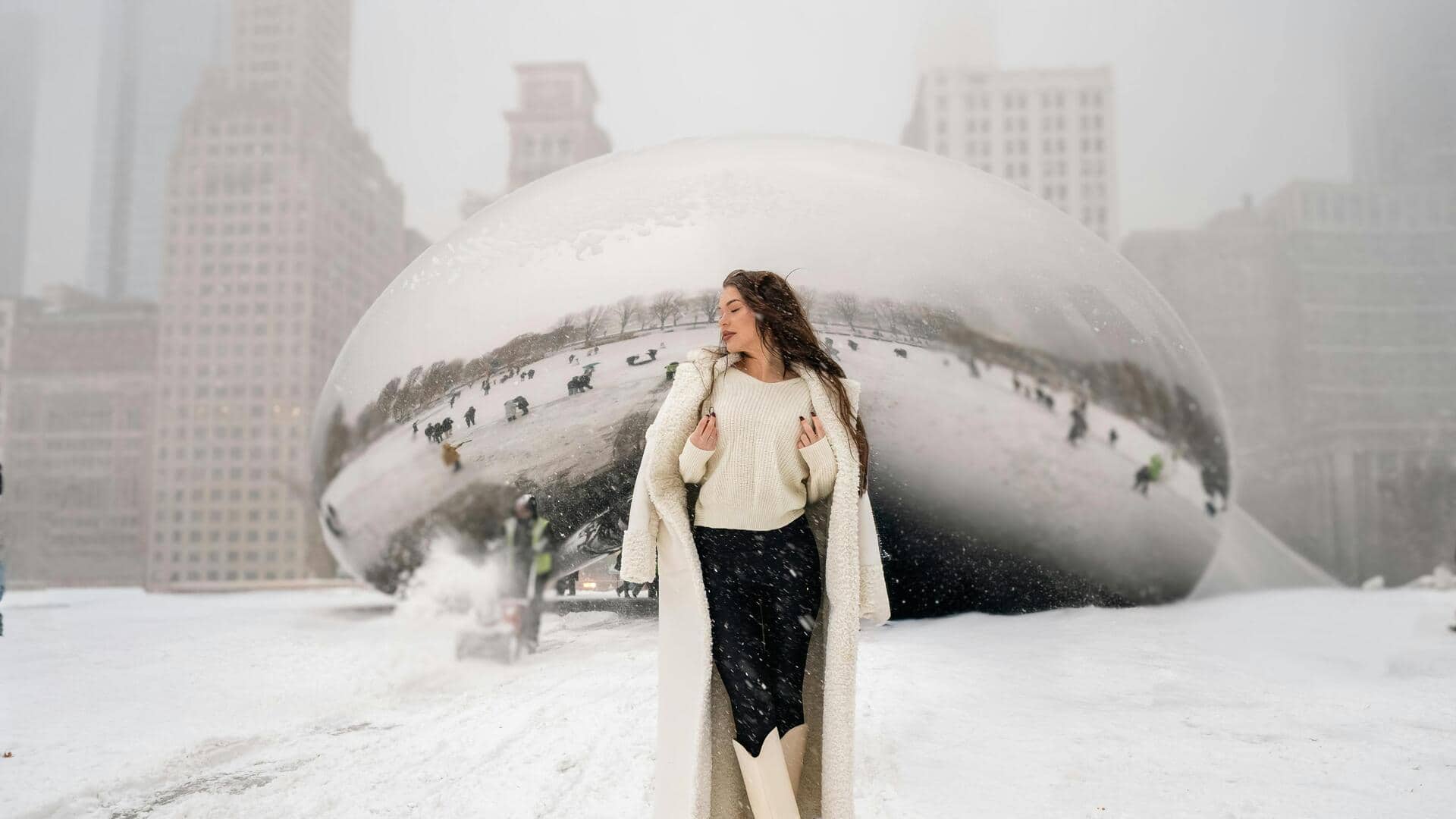 冬のジャカードブラウスを五通りにスタイリング