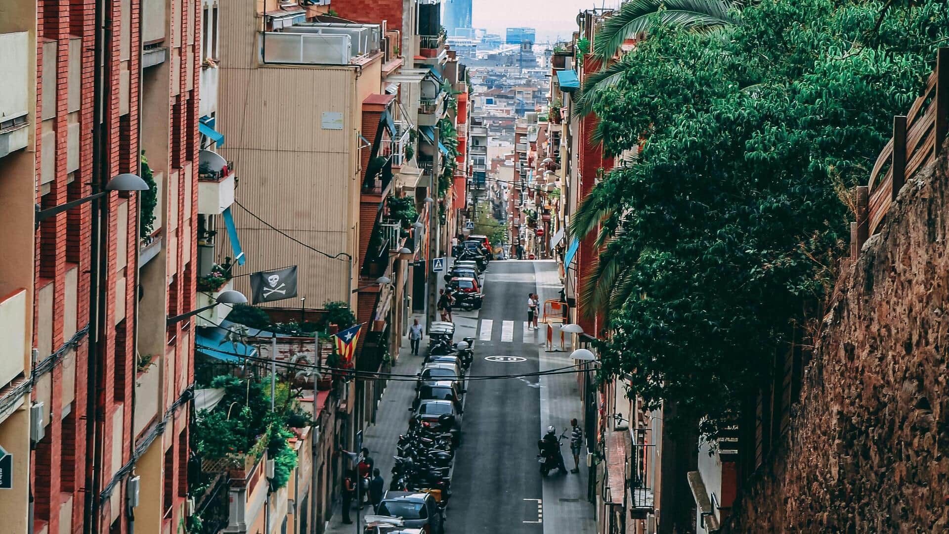 バルセロナのバイリンガルストリートアートとデザイン地区を探る