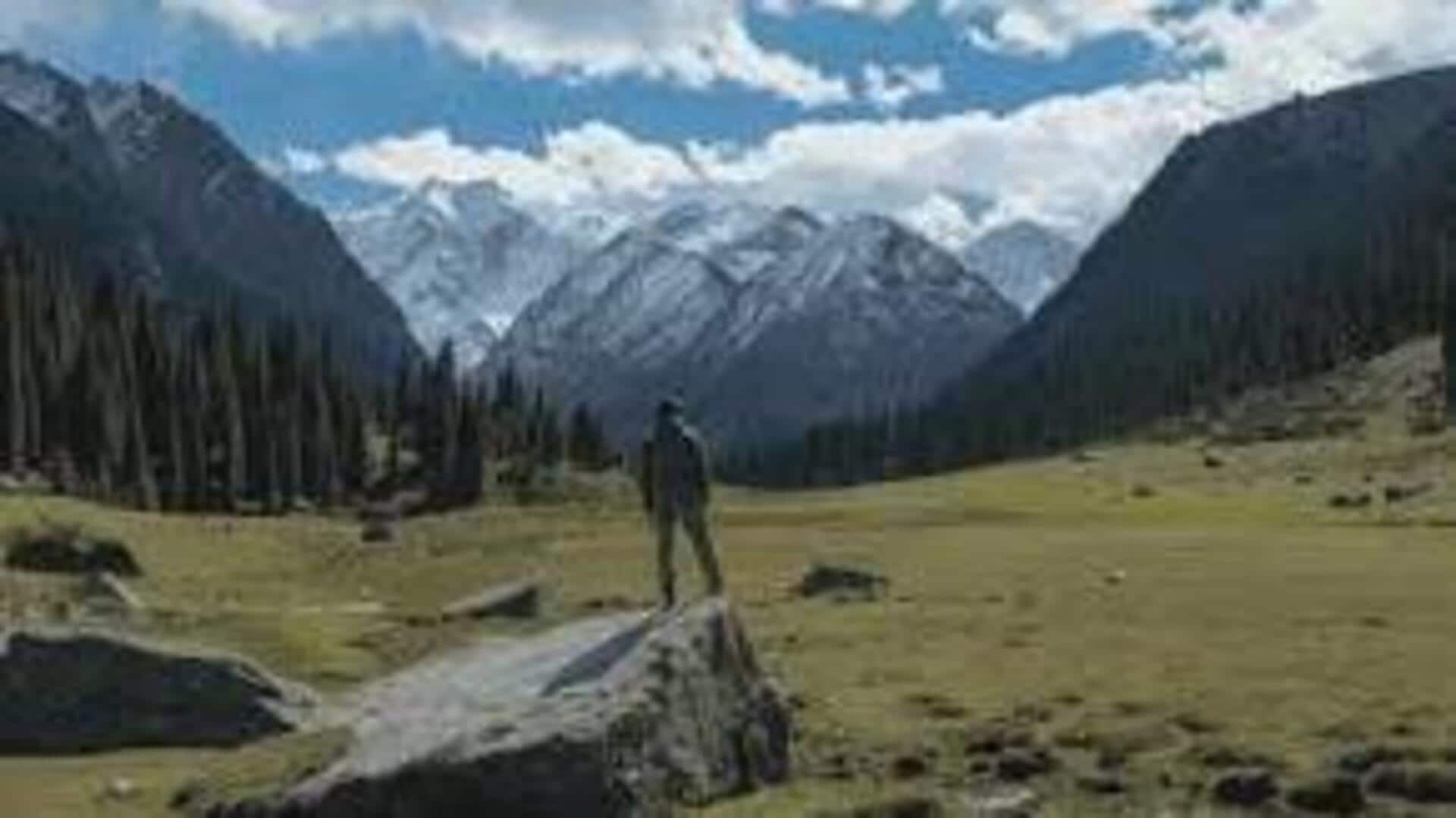 カザフスタンの天山山脈で忘れられないハイキングを体験しよう