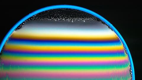 薄膜で光を制御する方法