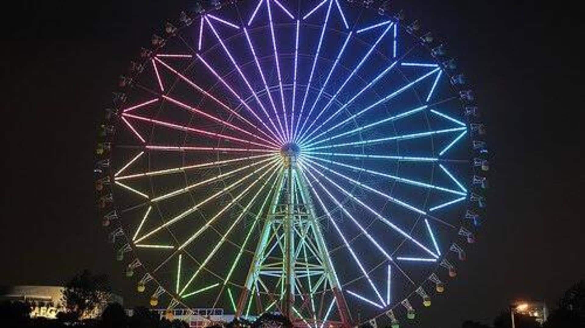 東京の夜を彩る観覧車と公園