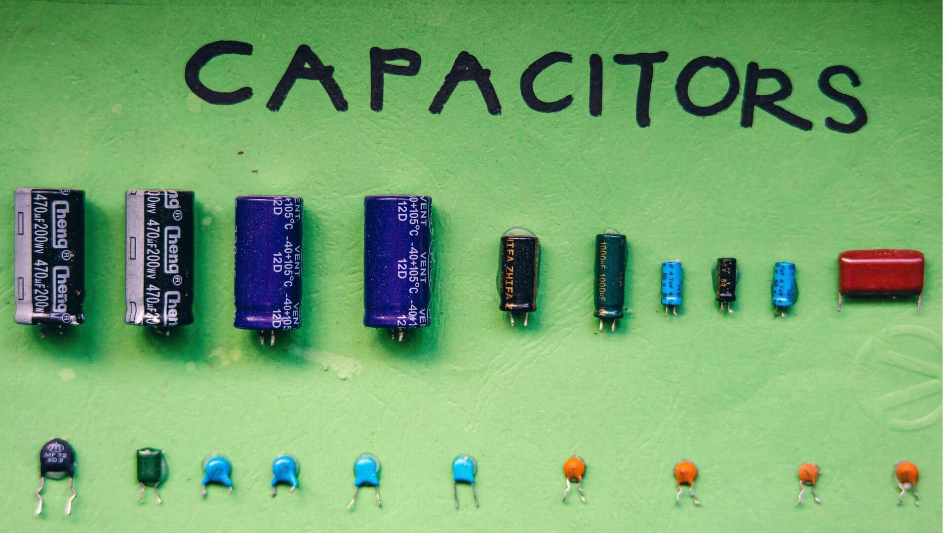 コンデンサーの理解：日常機器での設定と使用方法