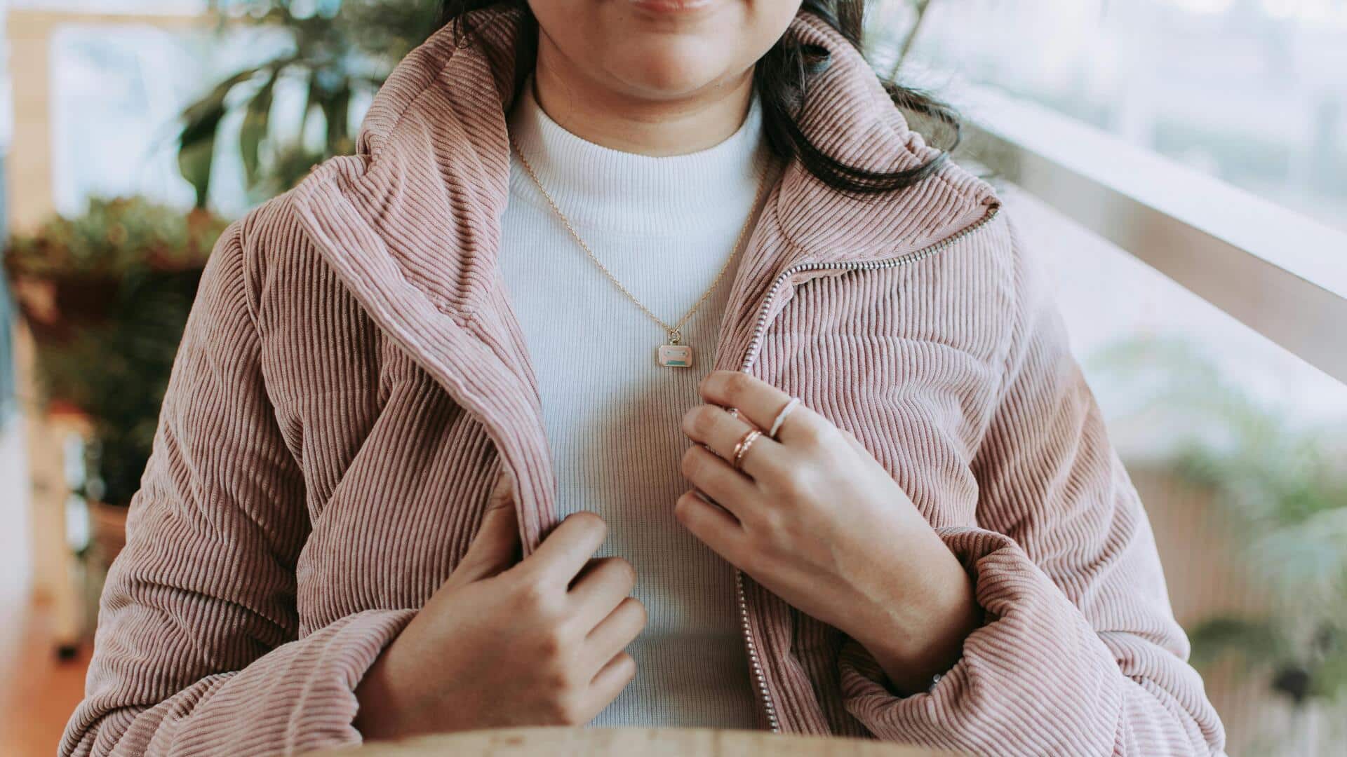 コーデュロイジップアップジャケットで冬のスタイルを楽しむ