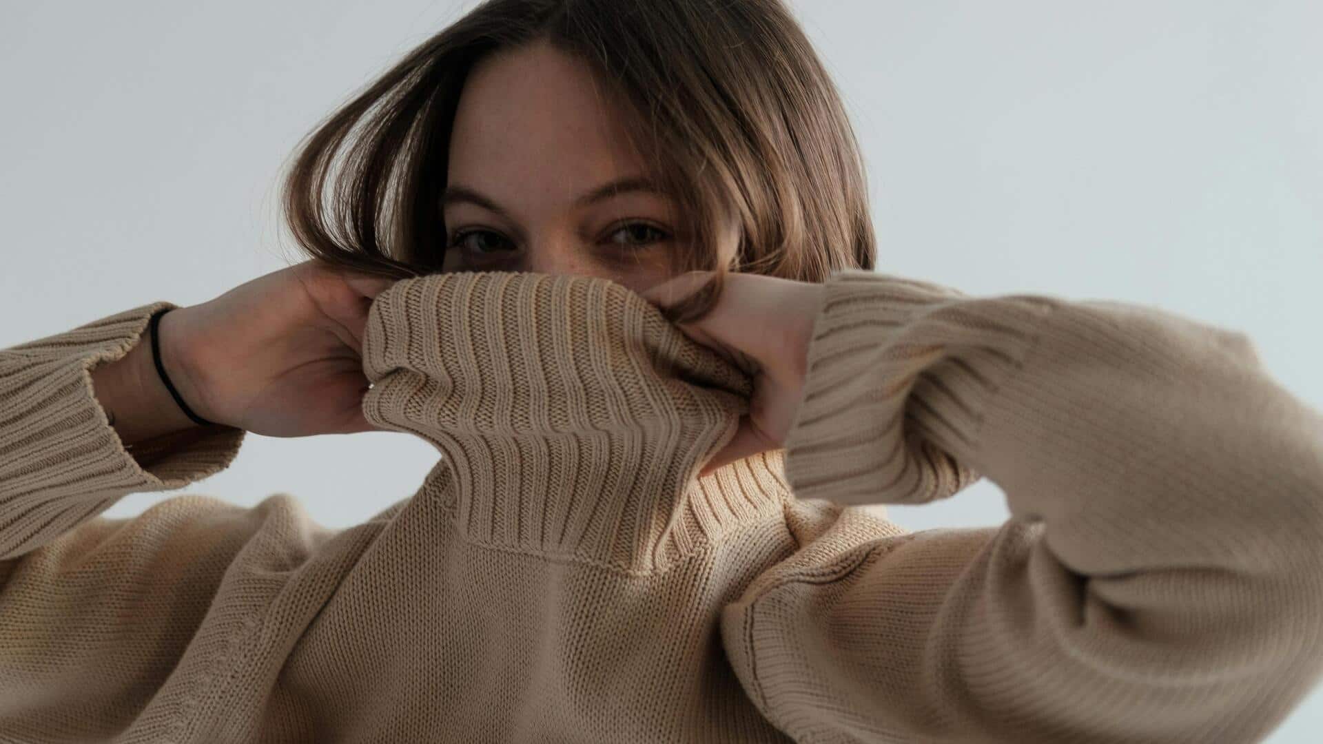 冬のシックな装い：時を超えたニュートラルとミニマリストパレット