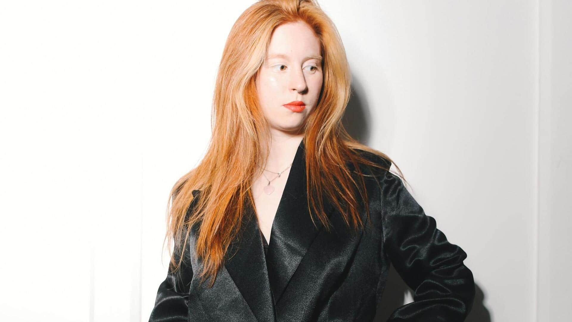 ベルベットブレザー：冬のファッションに贅沢な現代的タッチ