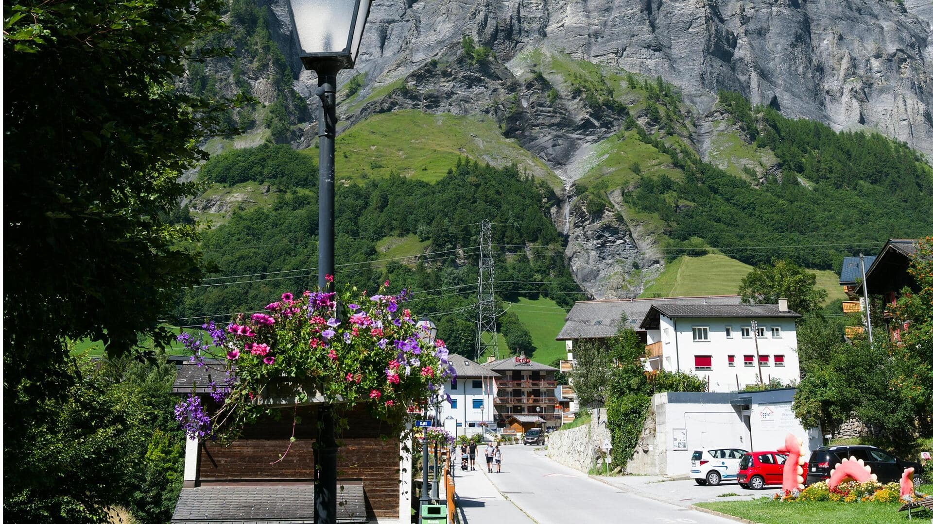 スイスのロイチェンタールを探検：静かなアルプスの村5選