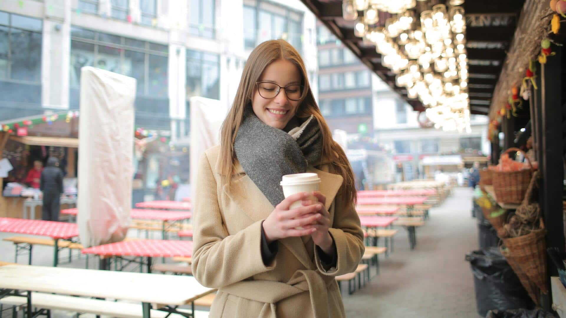 冬のファッション: 心を落ち着かせる5つの色合い