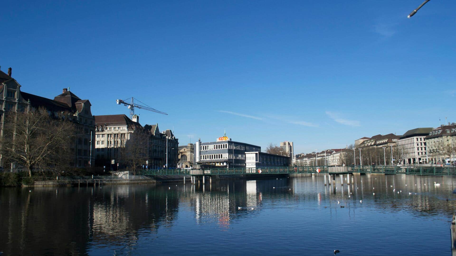 チューリッヒのデザイン地区でポスターアート散策