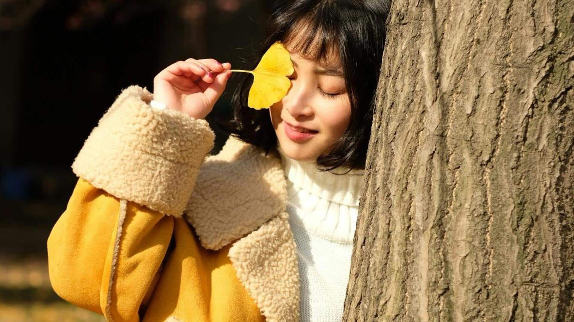 冬のファッションにぴったりなバタークリームイエローとアッシュグレーの組み合わせ5選