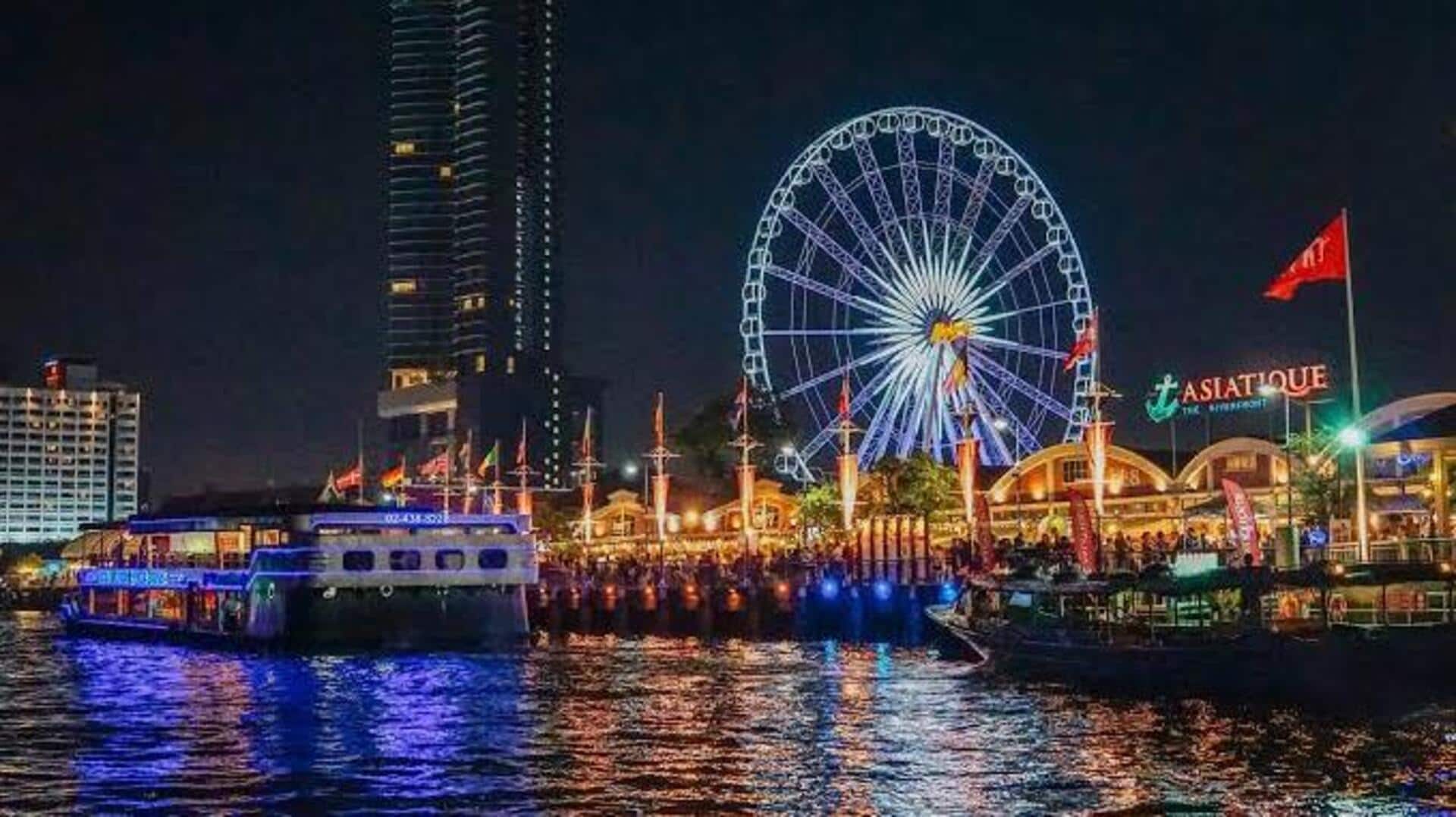 バンコクの夜市と川沿いの食事体験