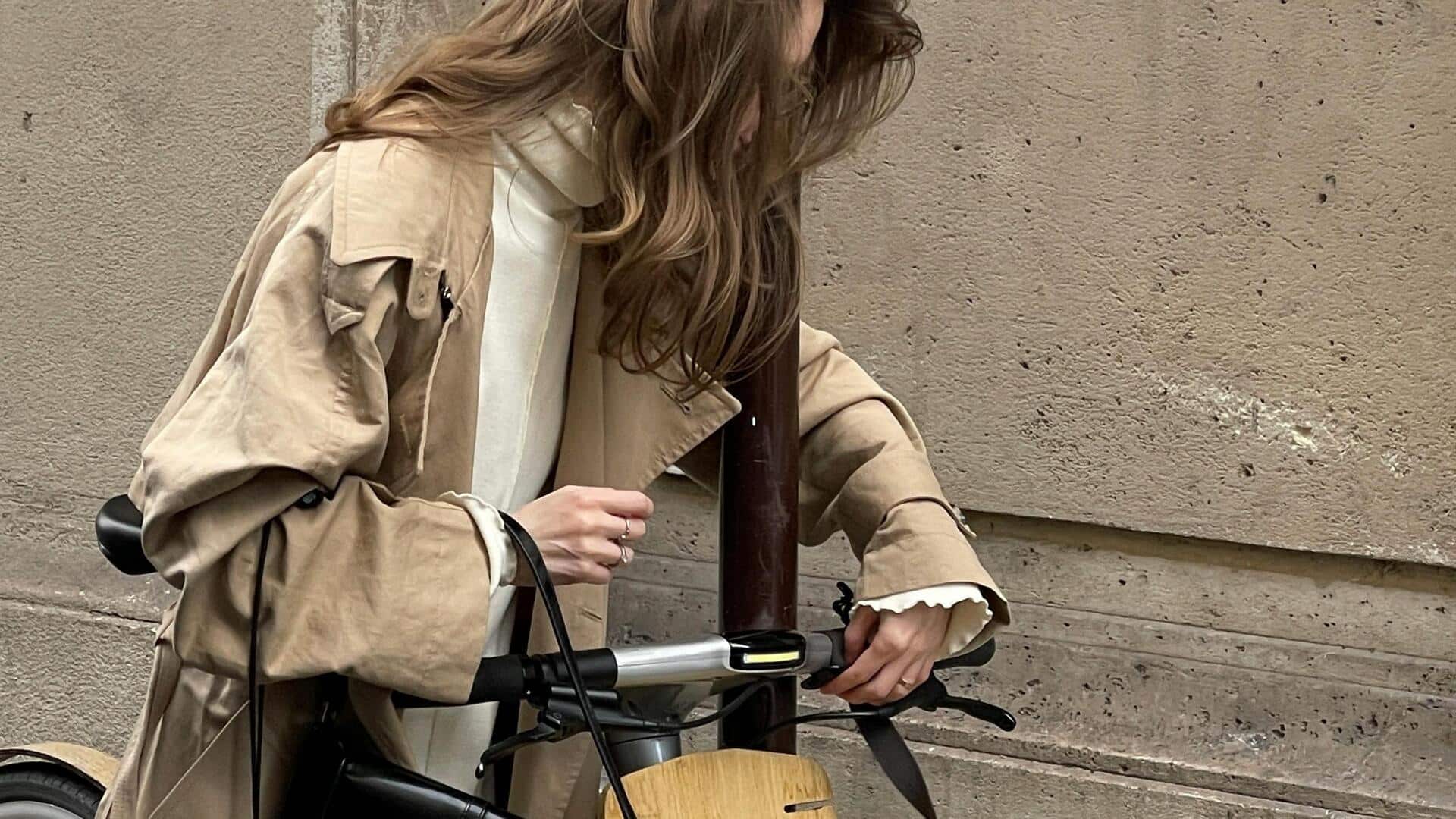 冬のファッションにおけるクリームとブラウンの組み合わせ