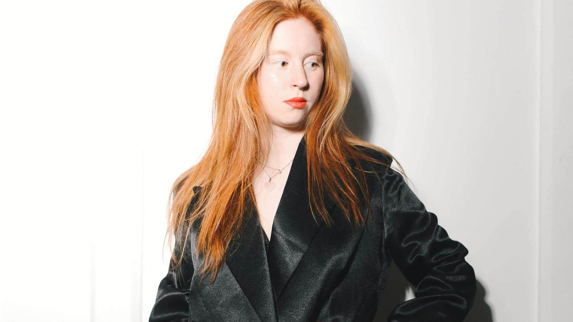 冬の集まりに最適なベルベットブレザーのスタイル5選