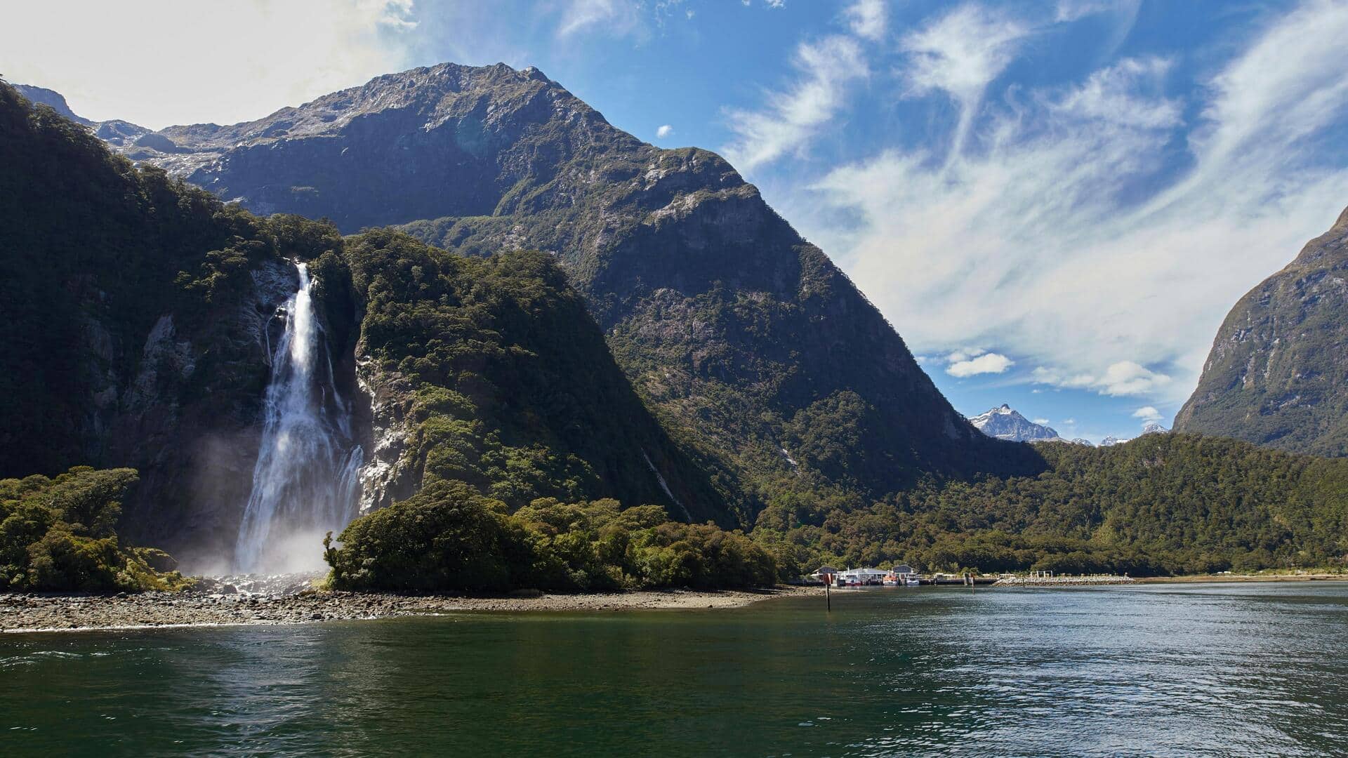 ニュージーランドのフィヨルドランド国立公園を探検しよう