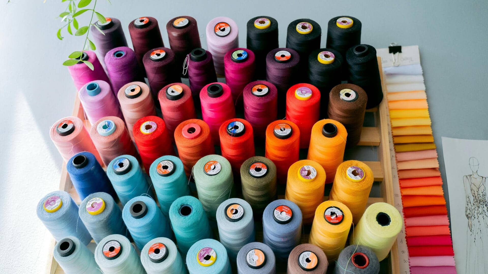 デニムショーツを刺繍で個性的に デニムショーツを刺繍で個性的に