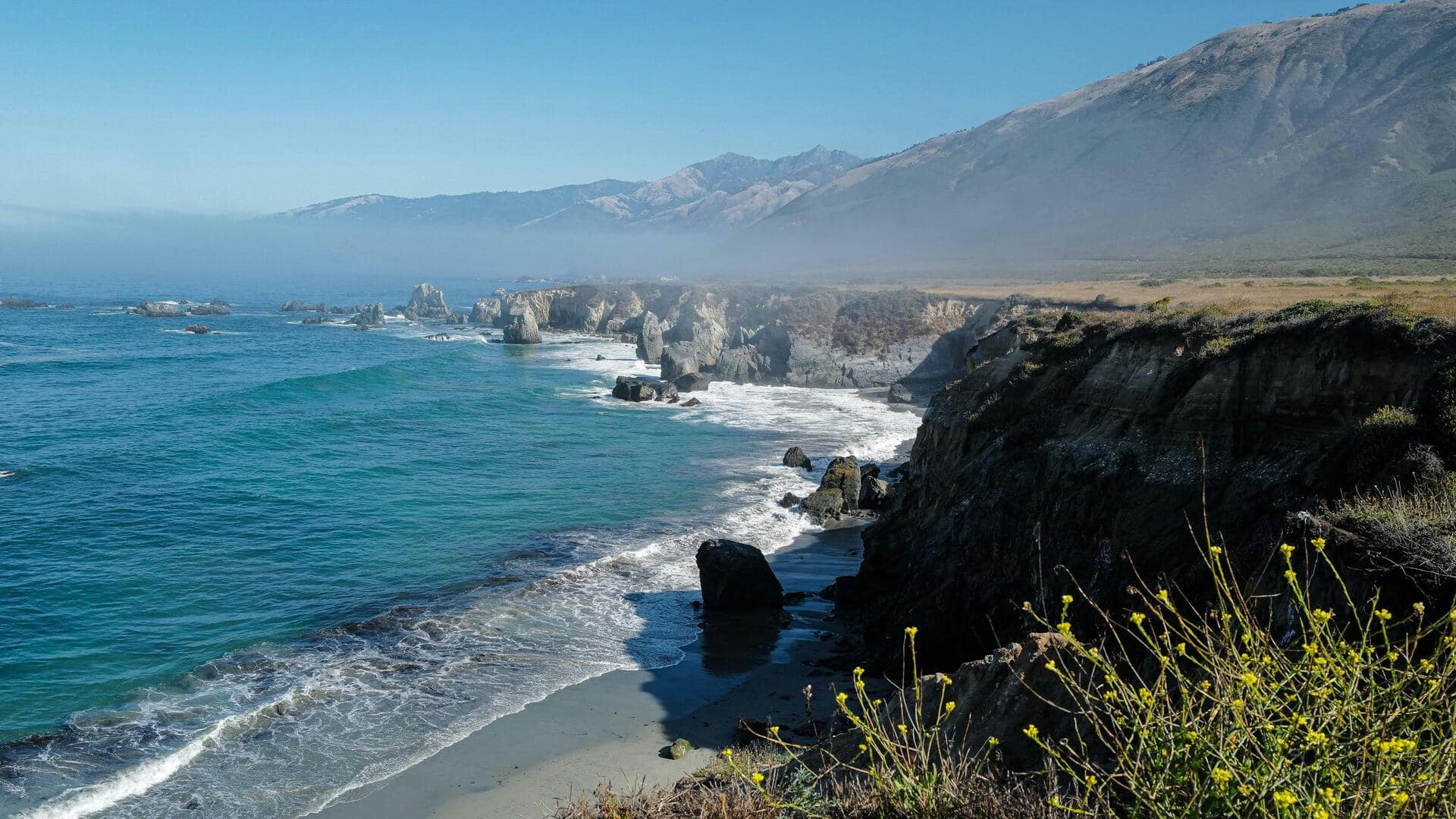 カリフォルニアのサンタルシア山脈で静かな逃避行を