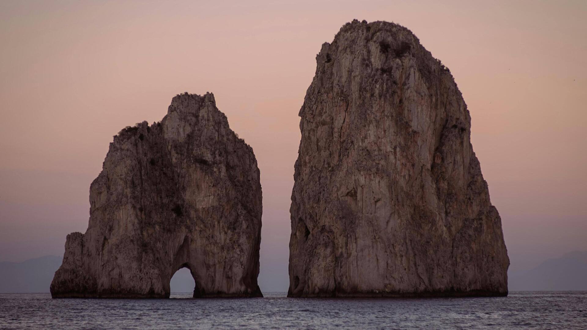 イタリアのカプリ島を探検しよう