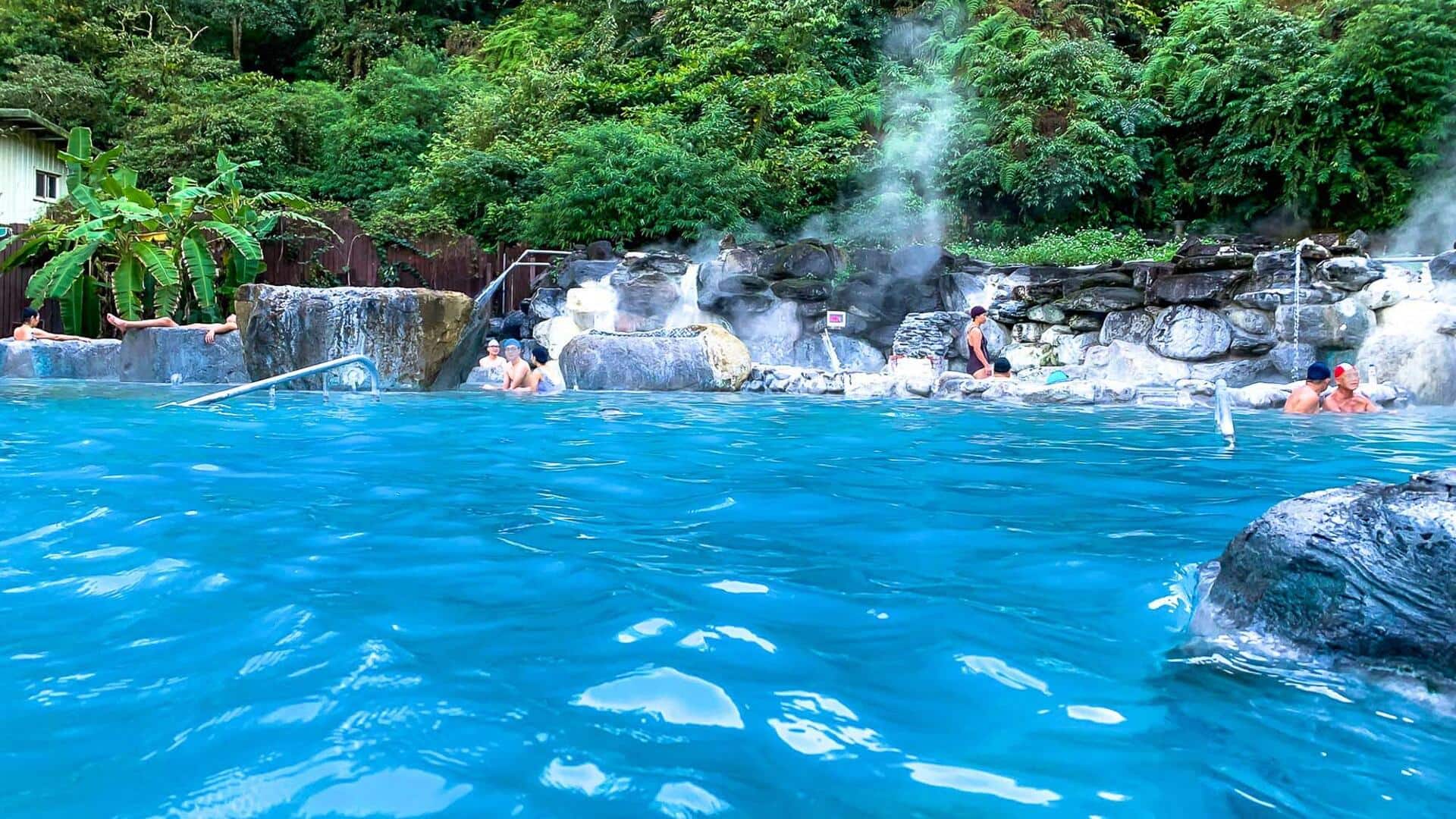 台湾の美しい山岳温泉でリラックス
