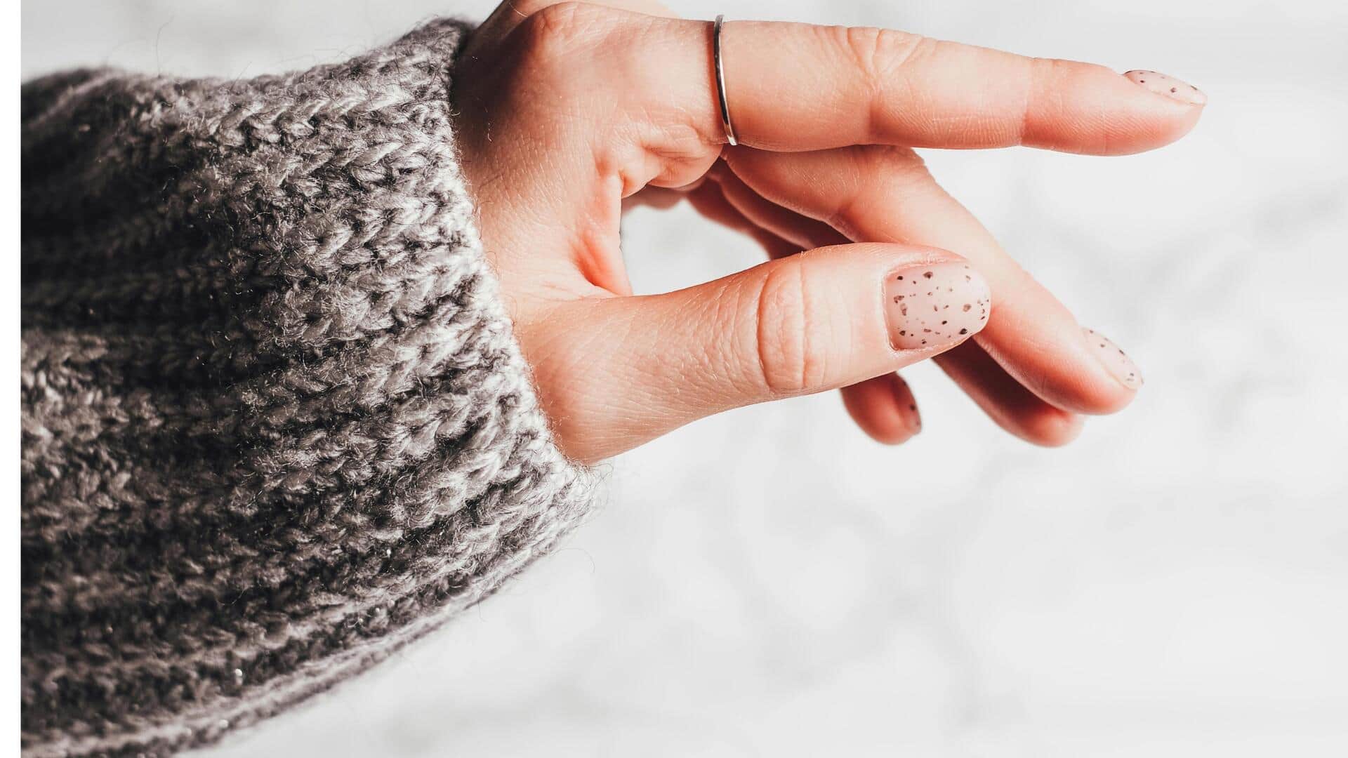 冬のファッションを彩るシルバースプルースの5つのパレット