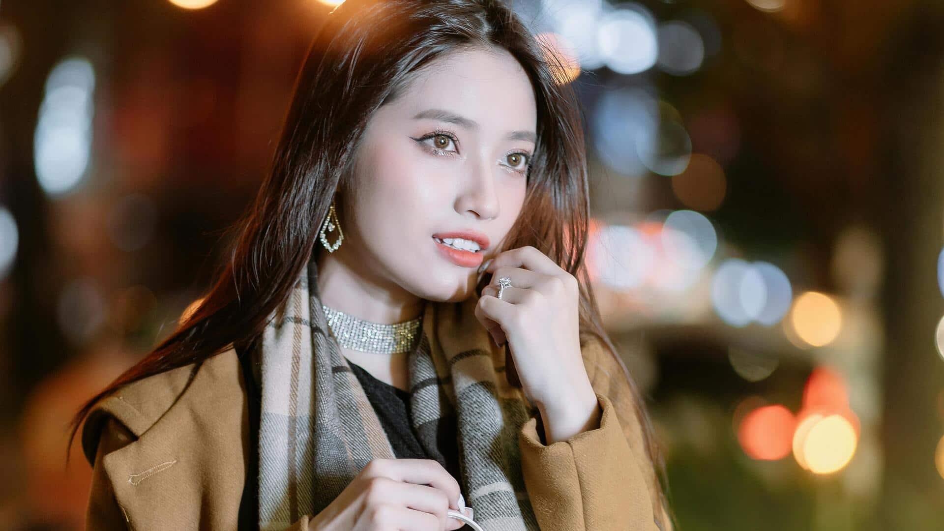 冬のオフィスファッションに欠かせない5つの日本のアクセサリー