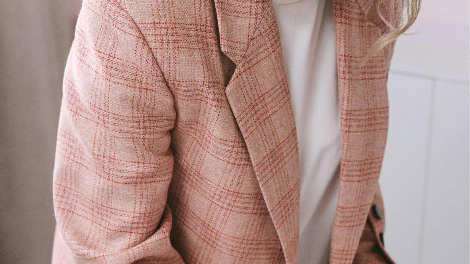 冬のファッションに活気を与える、ザクロをテーマにした5つのカラーパレット