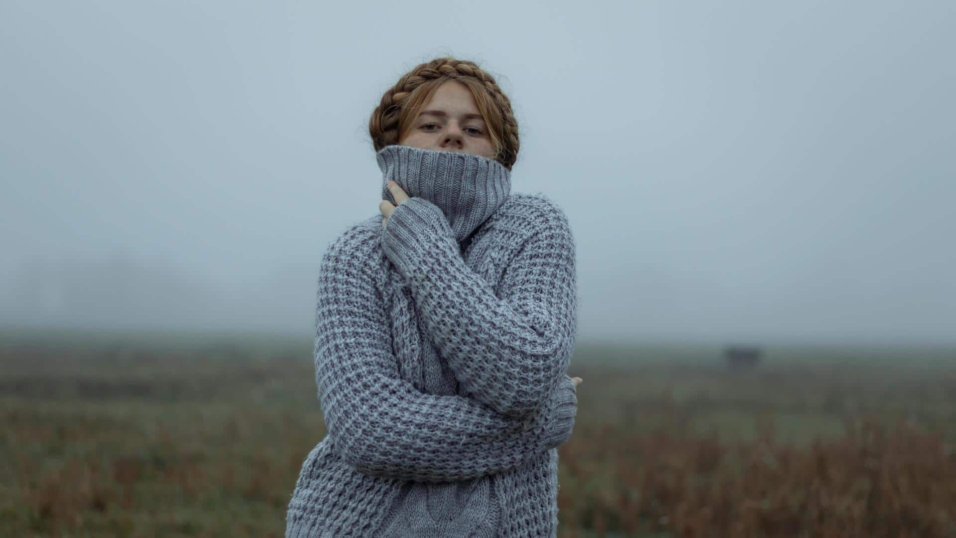 ソフトストーングレーの冬スタイル五選