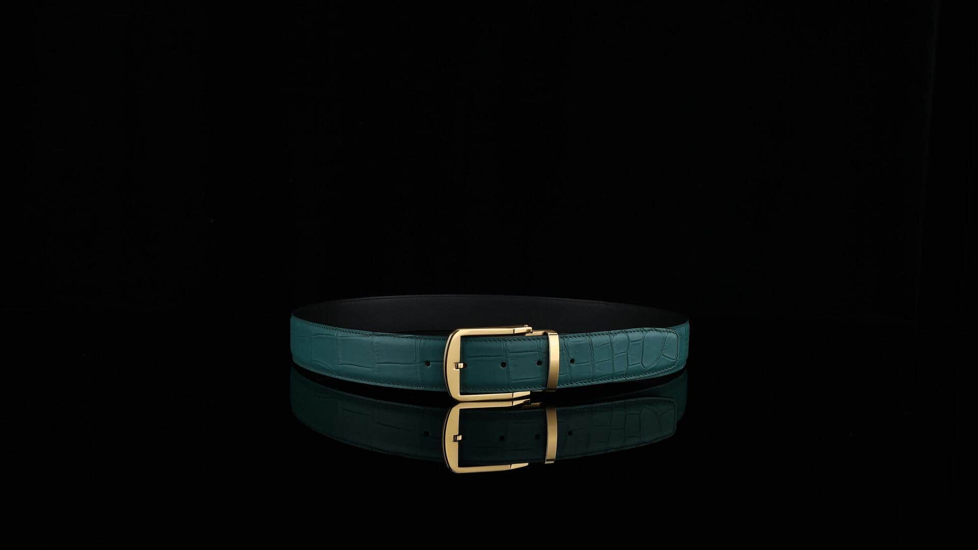 冬のビジネスカジュアルを格上げするシックなベルト5選