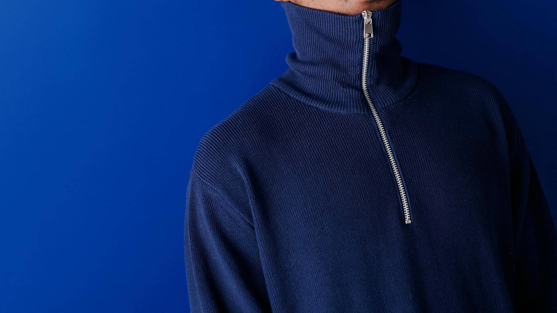 冬のビジネスカジュアルを再定義する五つのジップネックベースレイヤー